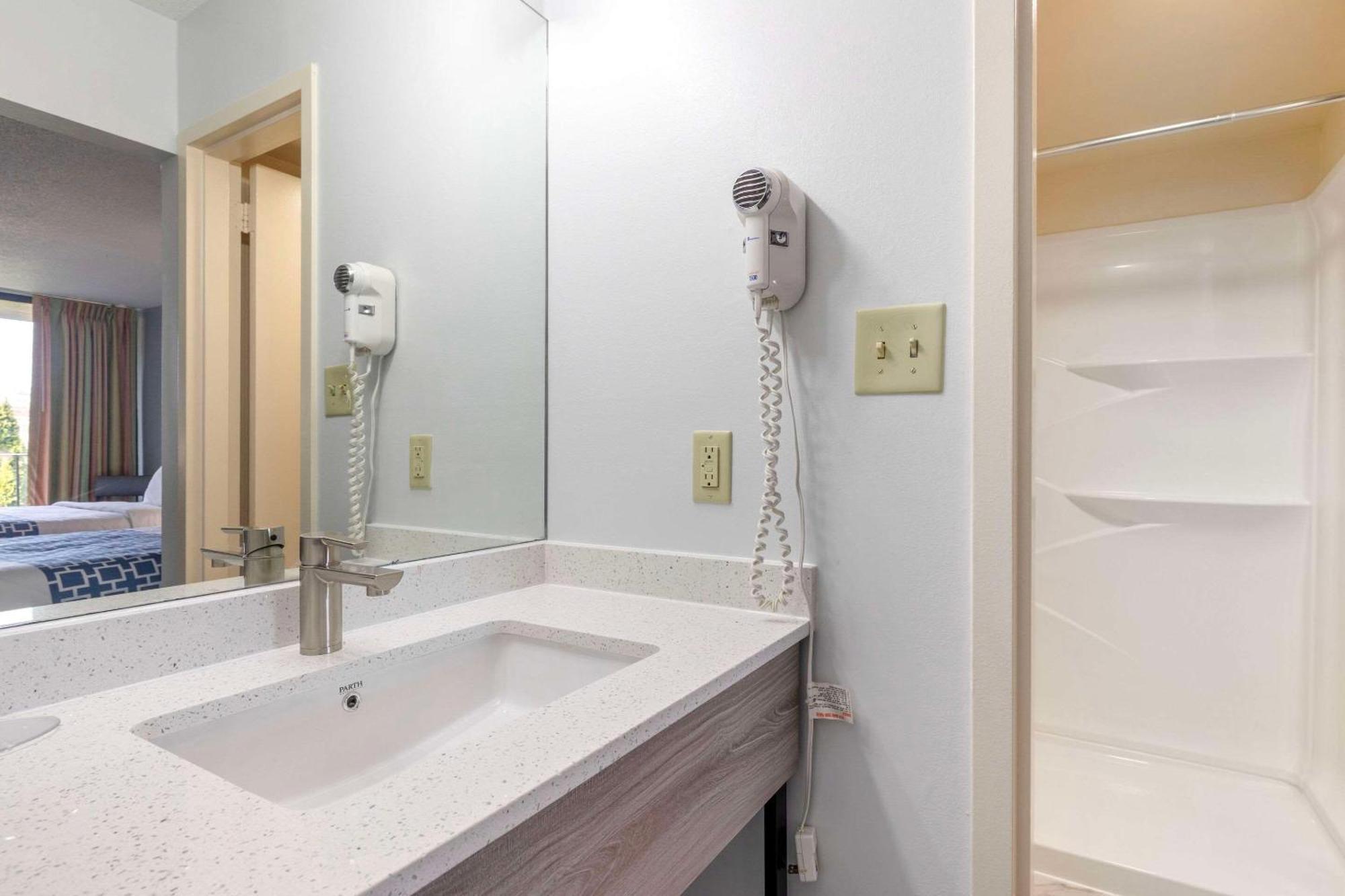 Suburban Studios Tysons Corner Viena Exterior foto