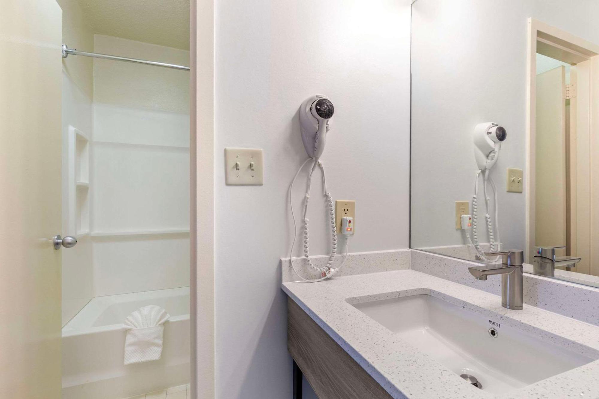 Suburban Studios Tysons Corner Viena Exterior foto